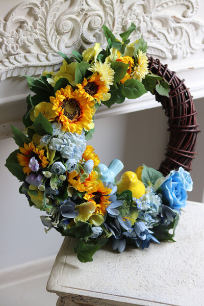 Sunflower Birds, dekoracyjny wianek z ptaszkami i słonecznikami