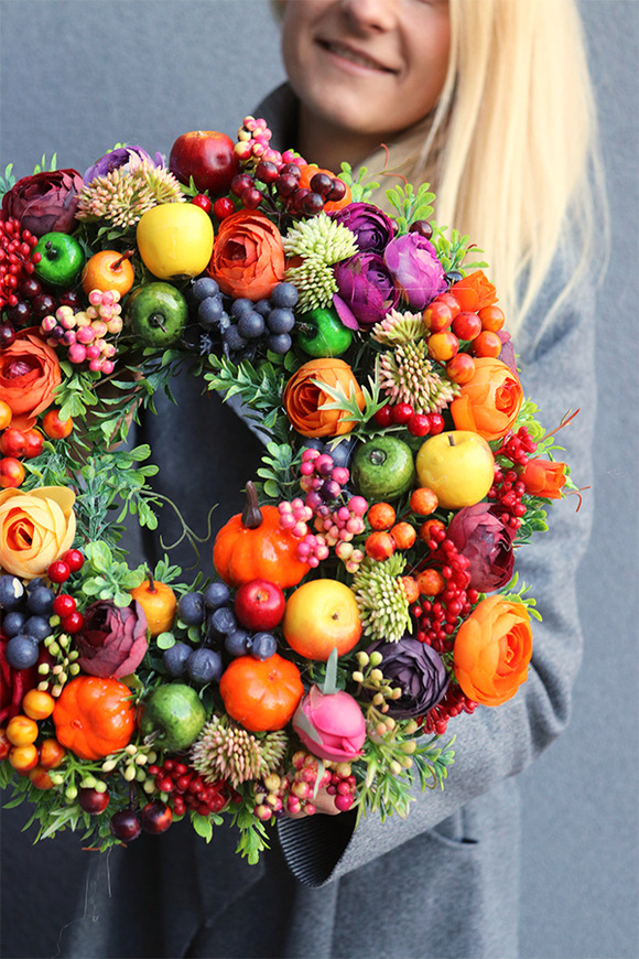 Nerria, wianek jesienny z owocami