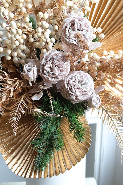 Jerusalem Gold Premium, świąteczny bukiet kwiatów w wazonie