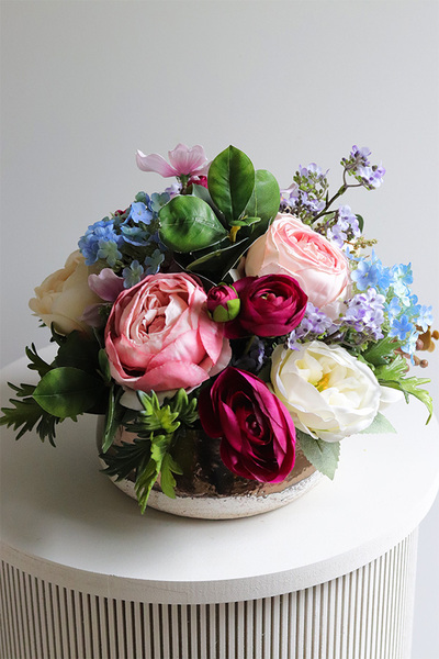 Cristine Barok Old, kompozycja kwiatowa w misie