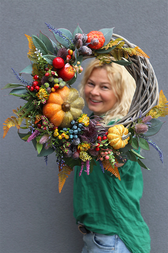 kwiatowo - owocowy jesienny wianek, Dyniowa Kraina, śr.38cm 