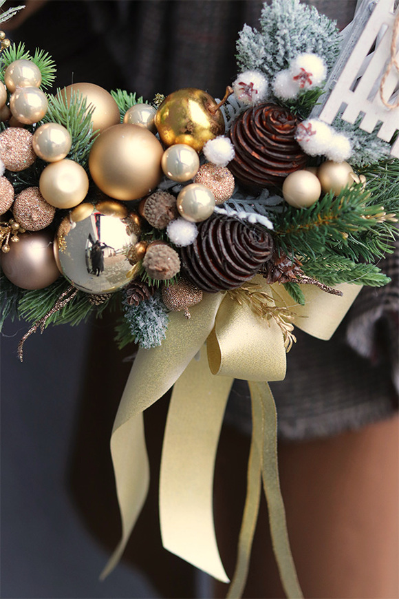 Złota Chwila, świąteczny asymetryczny wianek