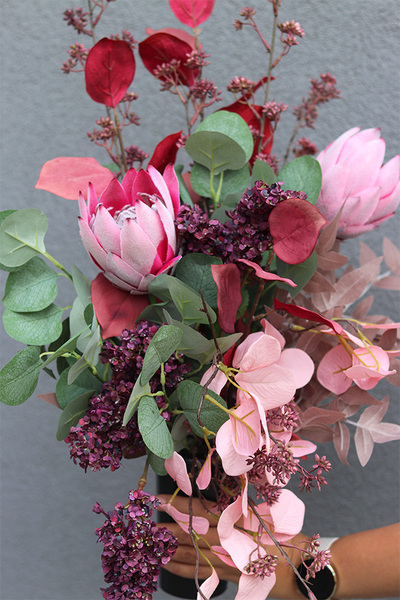 Lukrecja, nowoczesny bukiet nagrobny we wkładzie, dł.67cm