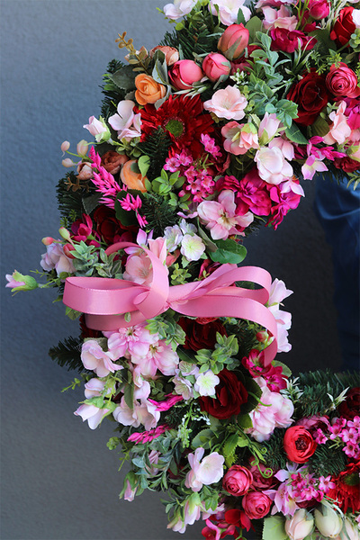 Jedora, ogromny wieniec nagrobny