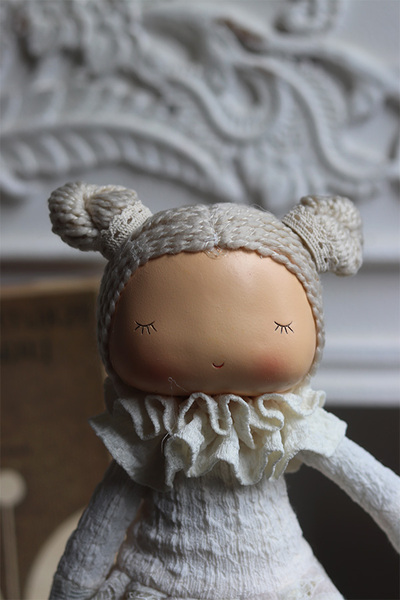  Doll Dominique, figurka laleczka boho, dziewczynka