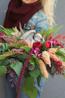 Benjamin, dekoracja nagrobna z aniołem na plastrze drewna