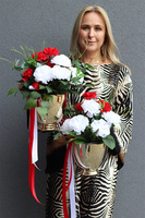 Polonia Gold, kompozycja kwiatowa w pucharze