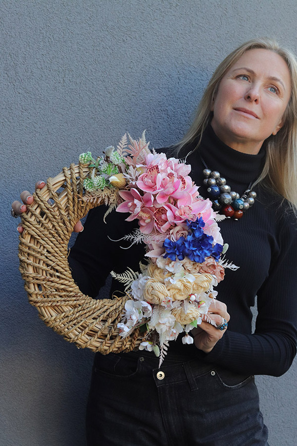 Sevilla 2, asymetryczny wianek dekoracyjny