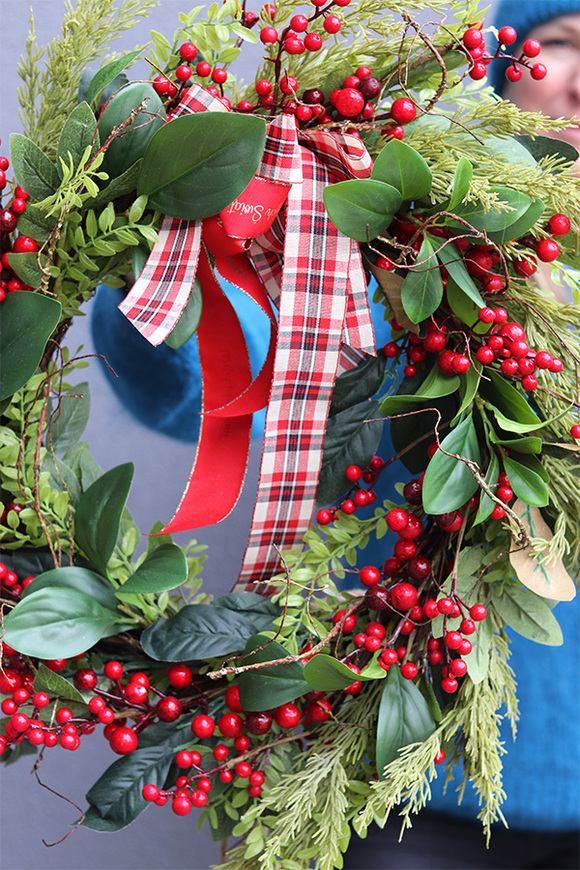 Red Xmas, świąteczny wianek z dzwonkiem