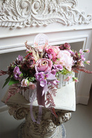 Meggy Flowers, kompozycja kwiatowa w skrzynce