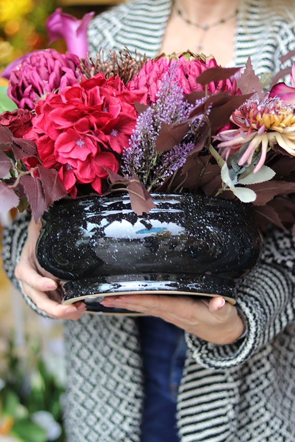 Bordo Cherry, kompozycja nagrobna w ceramicznej misie