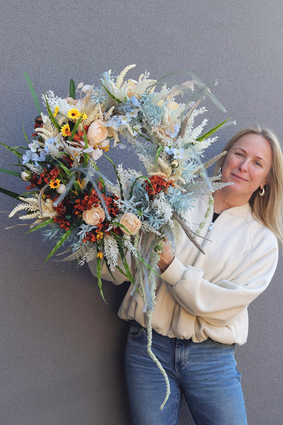 Saullen, kwiatowy wianek na drzwi