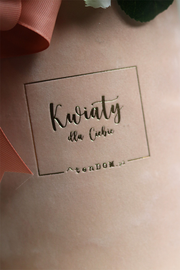 Lekana Velvet, flowerbox z różami