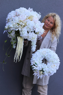 Bilano, biały wieniec nagrobny z hortensjami, śr.30cm  