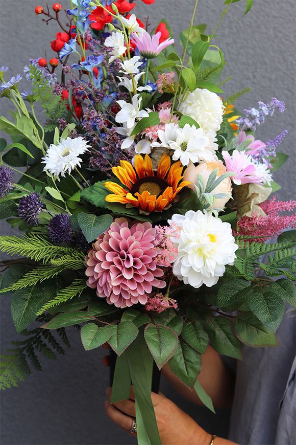 bukiet nagrobny we wkładzie do flakonów nagrobnych