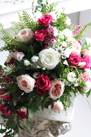 Luita Amarant, kompozycja kwiatowa w pucharze