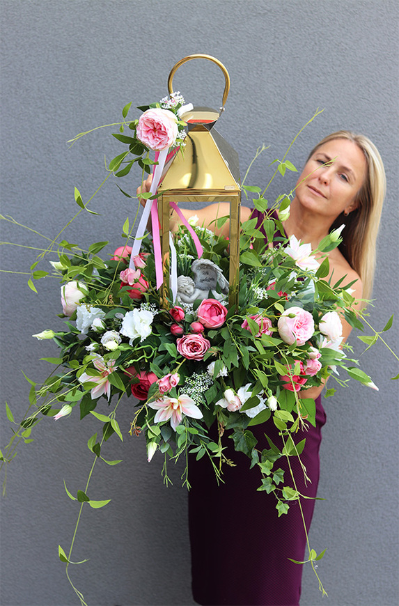 Angelo Garden Pink Subtelina, lampion nagrobny z kwiatami