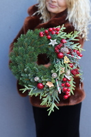 Zimowa Czerwień, świąteczny wianek na drzwi