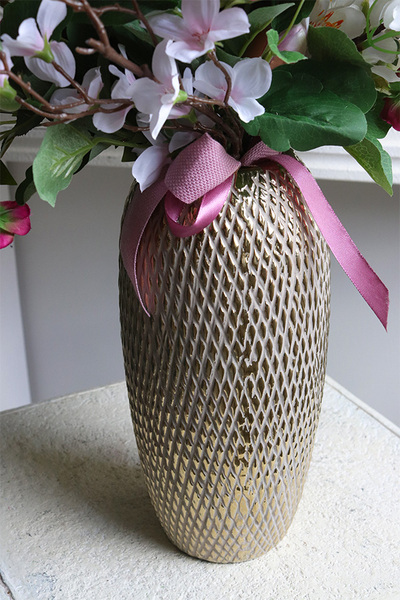 Magnolisa, wiosenna kompozycja w wazonie