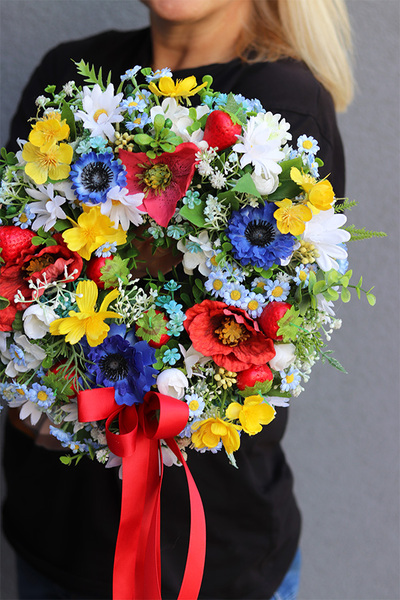 Wszystko Kwitnie, kwiatowy wianek na drzwi