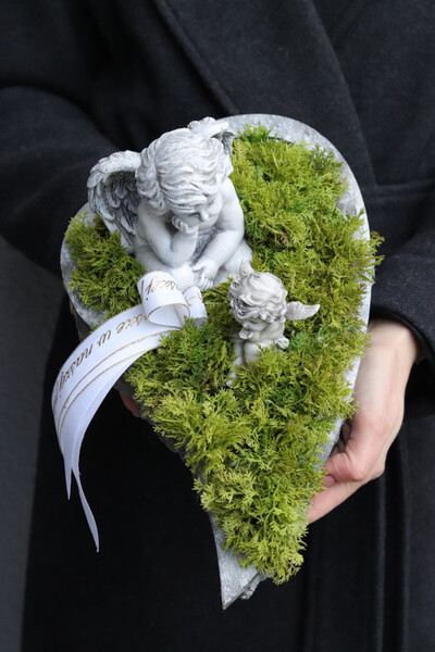 Anielskie Pożegnanie, stroik nagrobny serce