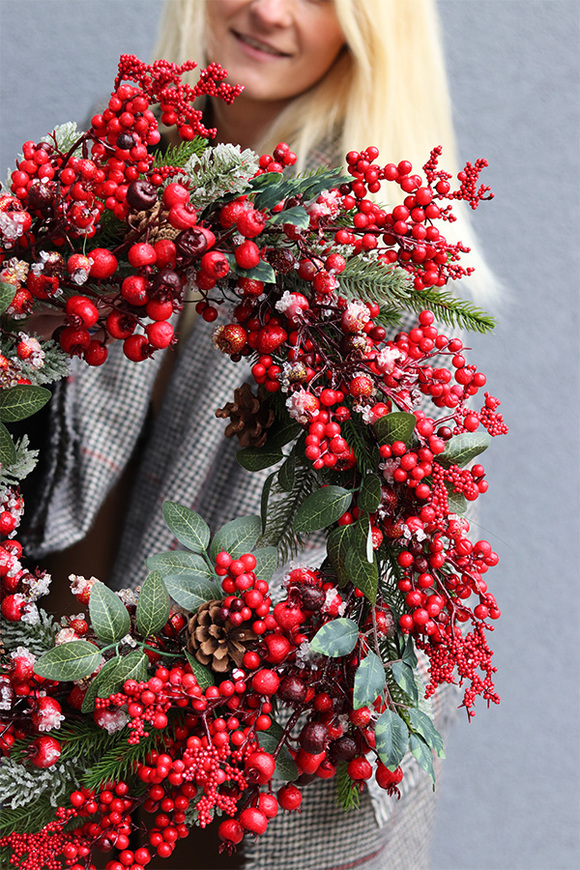 Czerwona Kraina, świąteczny wianek na drzwi