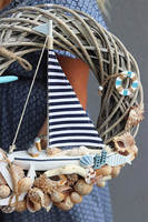 Żaglówka, marynistyczny wianek z łodzią