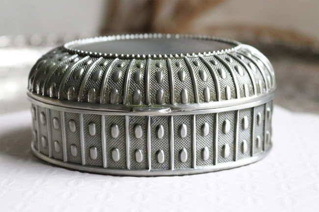 Ballada, owalne puzderko / szkatułka na biżuterię, wym.4x9.5x7.3cm 