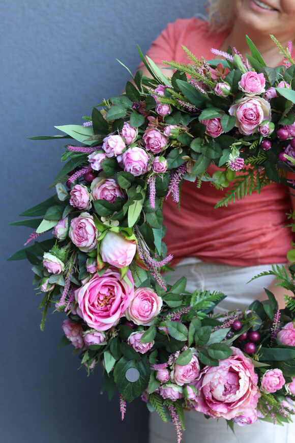 Różowe Dni, słoneczny wianek na drzwi	