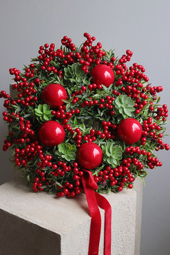 OD RĘKI Winter Ferrari Karmin, świąteczny wianek dekoracyjny, śr.40cm