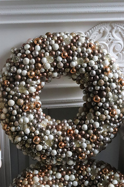 Shining Deluxe Gold, świąteczny wianek z bombek, śr.46cm