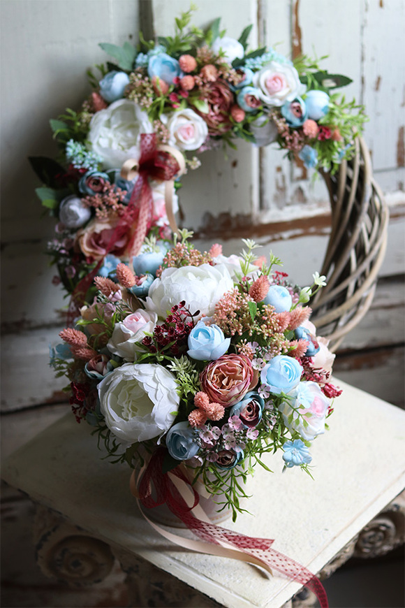 Romantyczna Daniela, kompozycja w kremowym naczyniu, wys.27cm