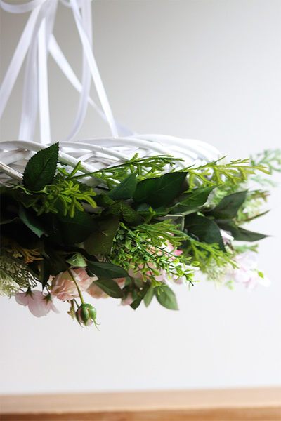 Róż&Biel, wianek na drzwi sufitowy