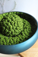 Modern Cecile Moss Blue, nowoczesny stroik świąteczny z kulą