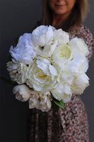 Peonies Classic, flowerbox z kremowymi peoniami