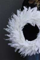 Frozen Carnival, biały wianek roślinny