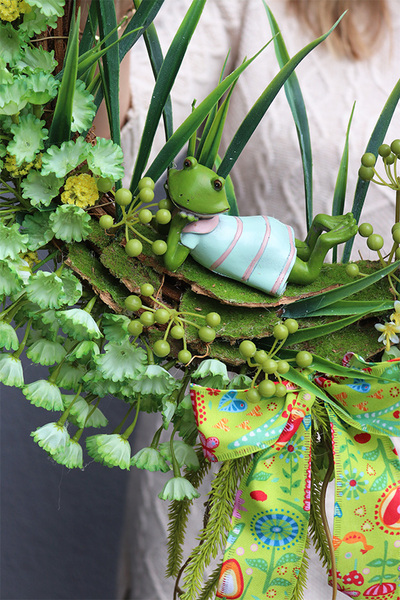 Żabka, boski wianek dekoracyjny z żabą