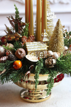 Złota Ballada, adwentowy stroik w złotym pucharze, wym.41x48cm