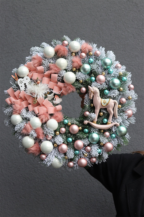  Konik Miętowy, świąteczny różowy wianek dekoracyjny