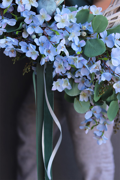 Apple Blue, niebieski wianek z ptaszkiem