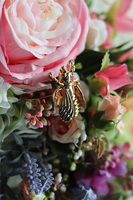 duży wianek kwiatowy z pszczołą, Rossalinda, śr.65cm 