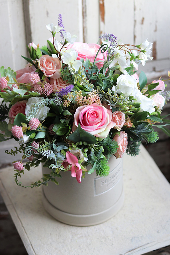 Rossalinda, welurowy flowerbox z różowymi kwiatami, wym.43x44cm 