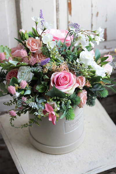 Rossalinda, welurowy flowerbox z różowymi kwiatami, wym.43x44cm 