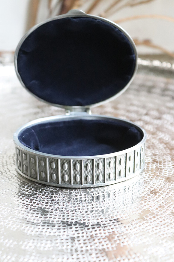 Ballada, owalne puzderko / szkatułka na biżuterię, wym.4x9.5x7.3cm 