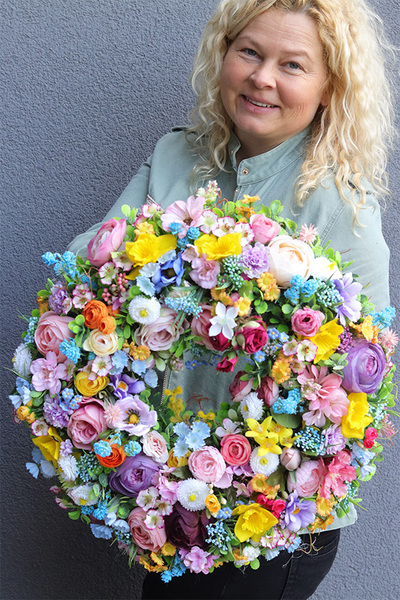 Medila, wiosenny wianek dekoracyjny