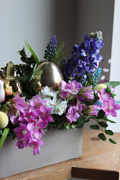 Easter Egg Concrete, stroik wielkanocny z zajączkiem	