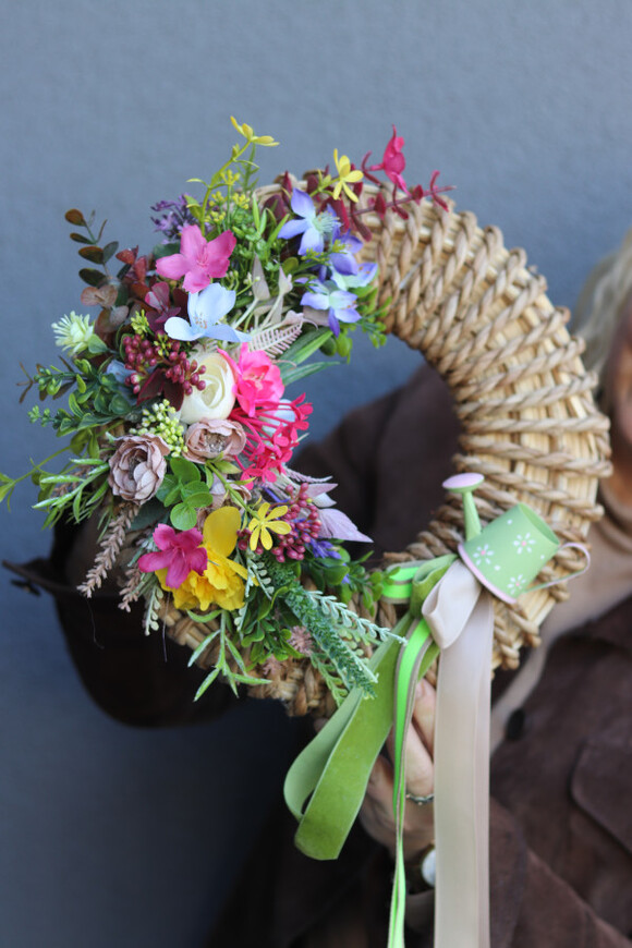 Ogrodniczka, asymetryczny wianek dekoracyjny