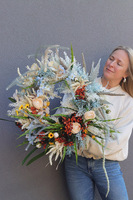 Saullen, kwiatowy wianek na drzwi