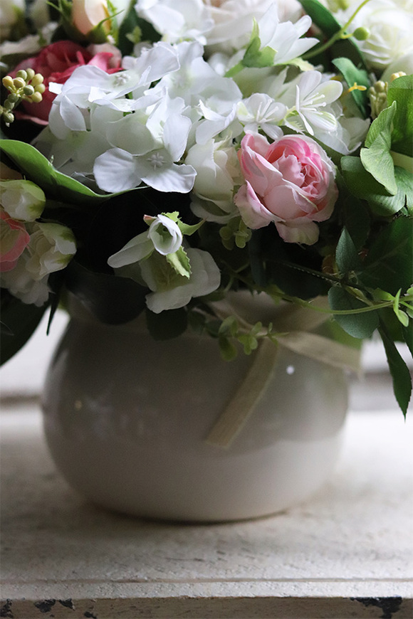 Cleo, elegancka kompozycja kwiatowa na stół, wym.30x46cm