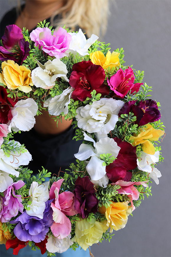 Na Ludowo, kwiatowy wianek dekoracyjny